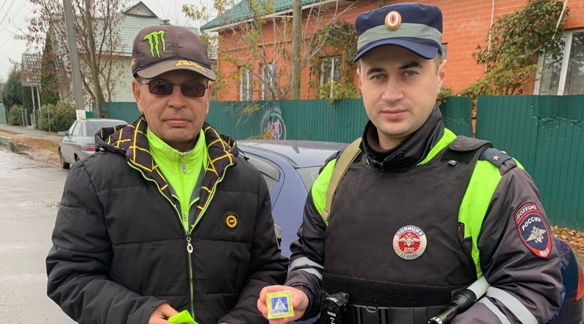 Световозвращающие элементы — это безопасность пешеходов и велосипедистов на дорогах