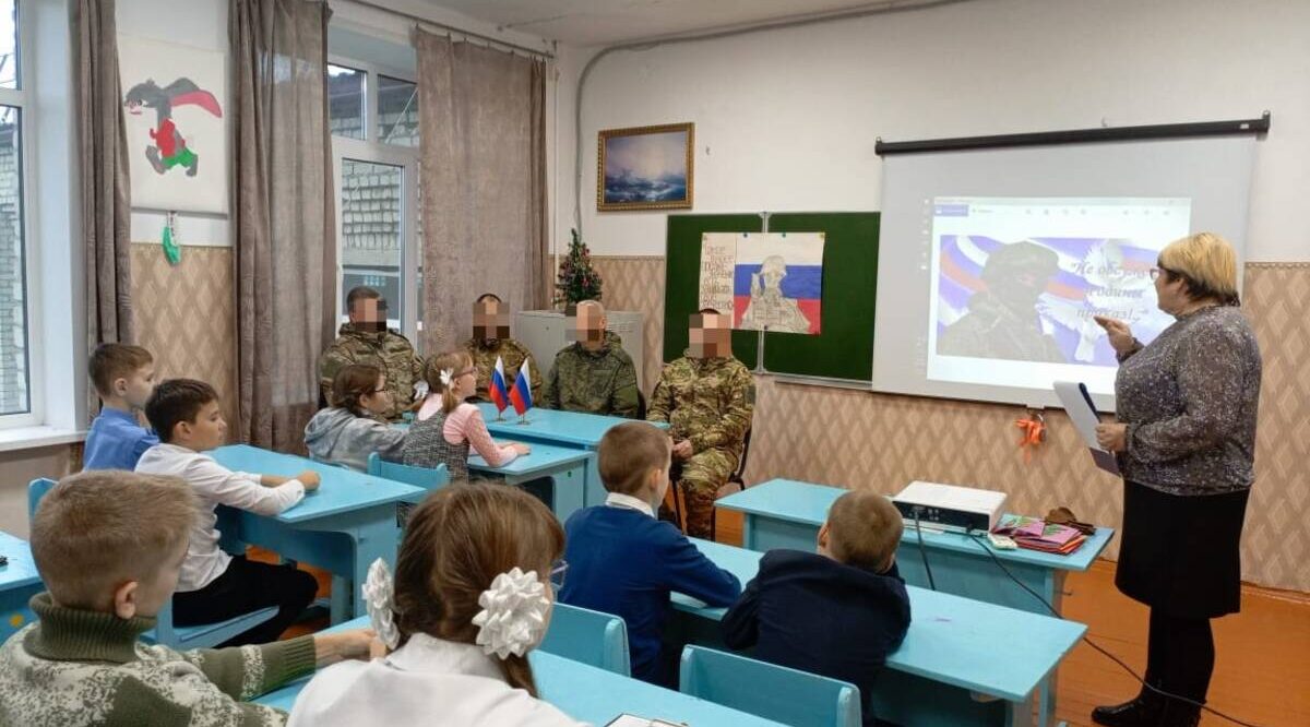 В школах Суземского района проходят встречи с участниками СВО