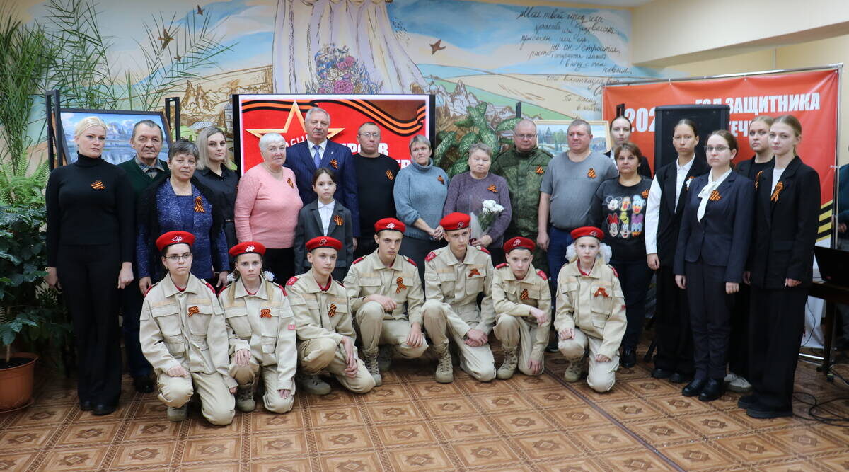 В Стародубе передали ордена Мужества родственникам погибших Героев