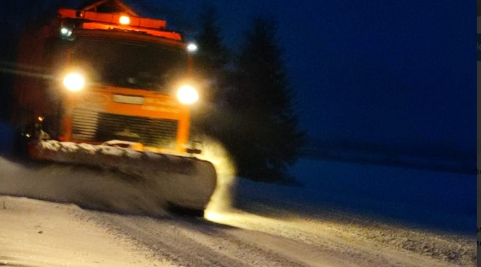 В Брянской области ведется круглосуточная очистка и обработка дорог