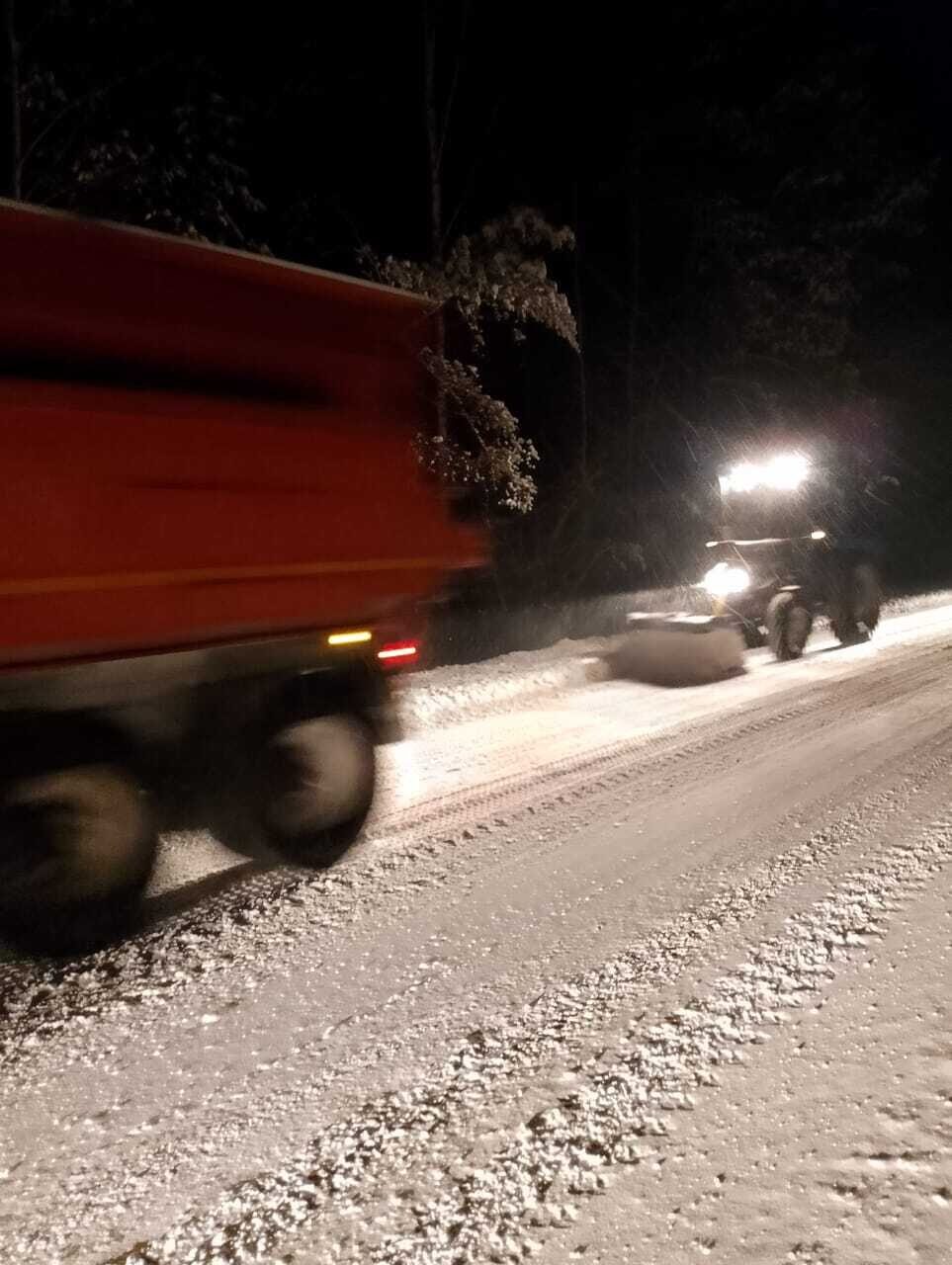 В Брянской области ведется круглосуточная очистка и обработка дорог