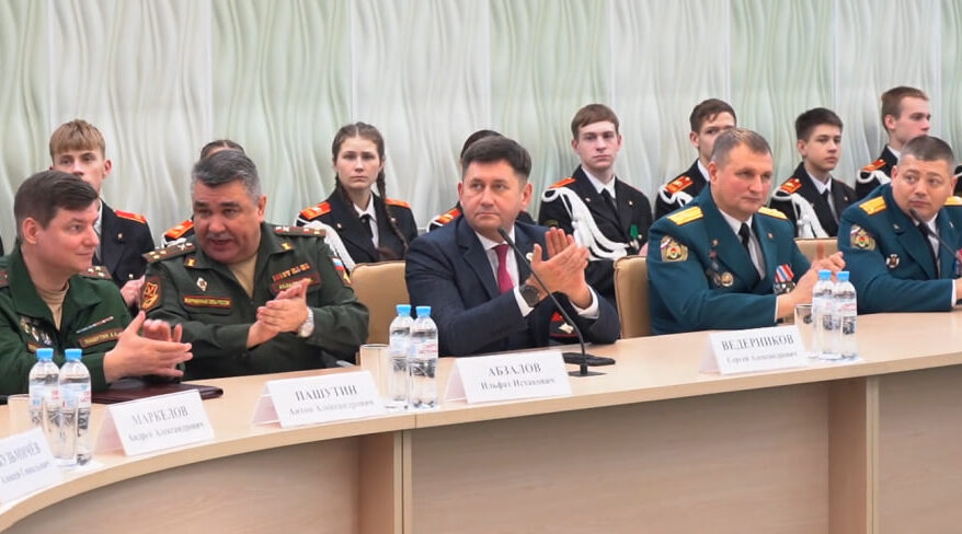 Александр Богомаз поздравил с Днем спасателя  сотрудников и ветеранов пожарно-спасательной службы