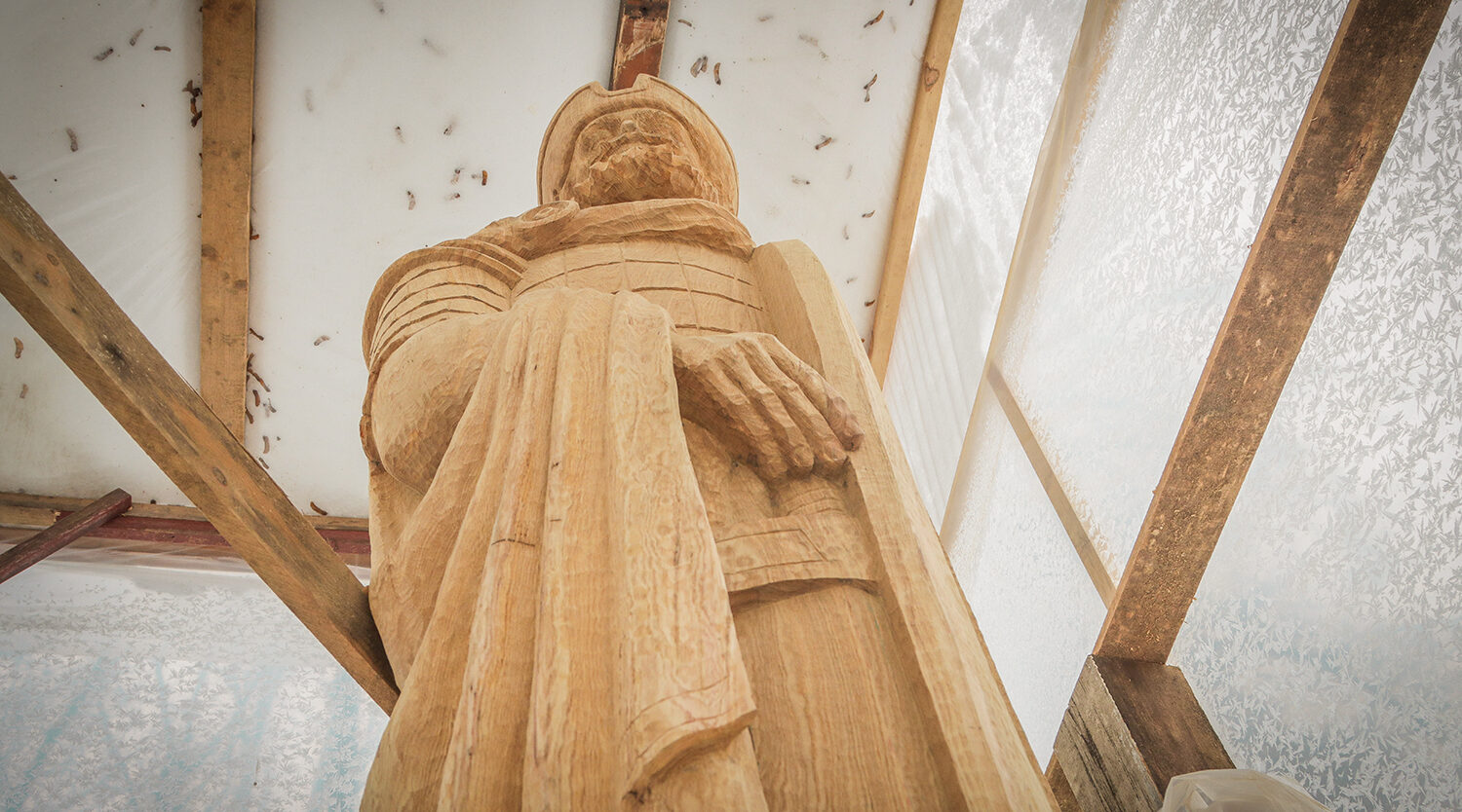 Парк Толстого украсит новая скульптура князя Романа Брянского