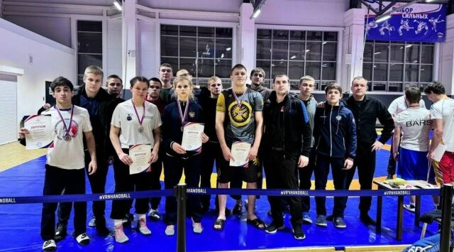 Брянские спортсмены успешно выступили на Первенстве ЦФО по спортивной борьбе