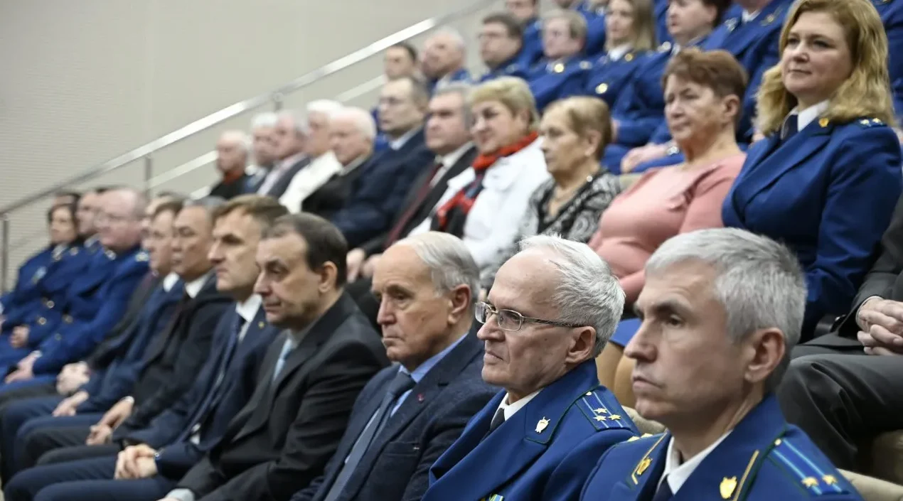 Александр Богомаз выразил признательность ветеранам брянской прокуратуры