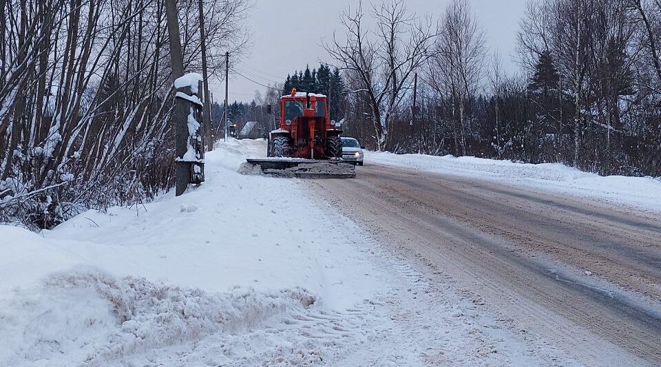В Клетнянском районе продолжается ликвидация последствий снегопада