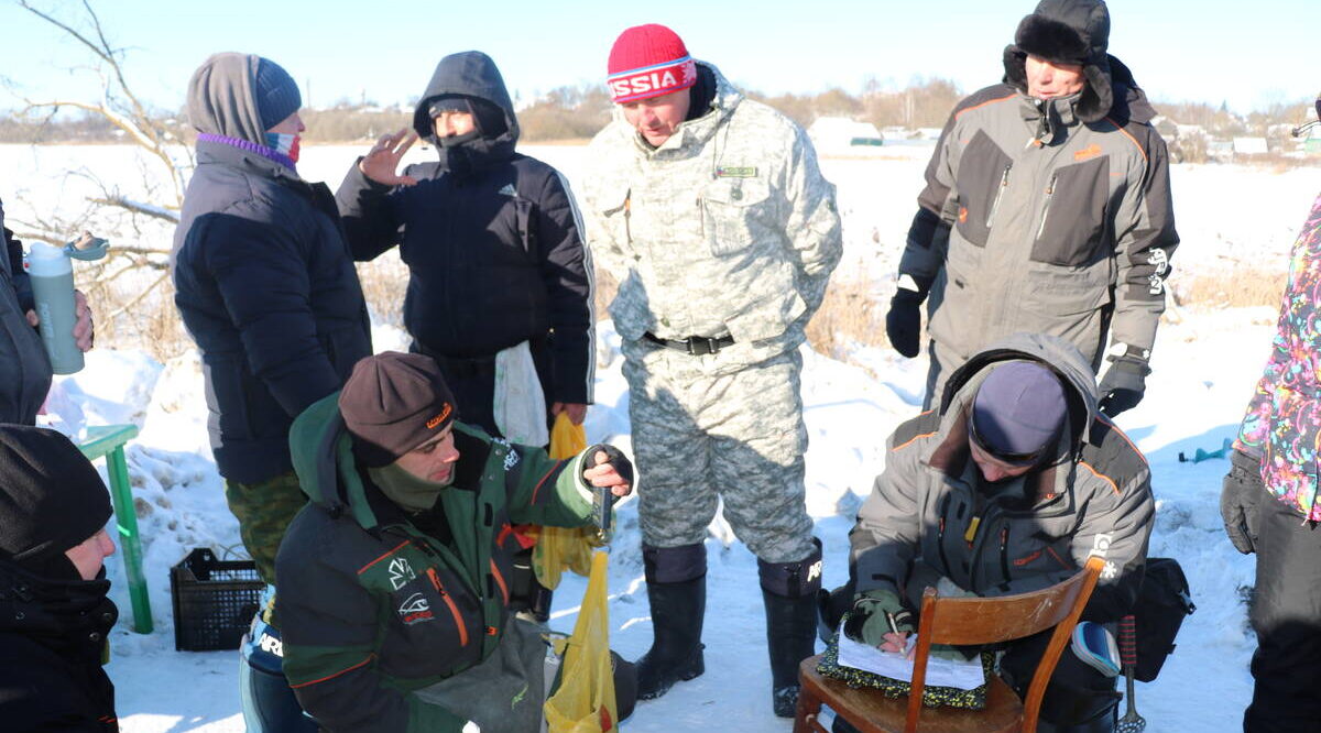 В Стародубе прошёл турнир по рыбной ловле на мормышку со льда