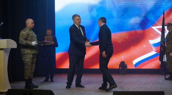 Глава Брянщины вручил награды бойцам добровольческой бригады «БАРС-Брянск»