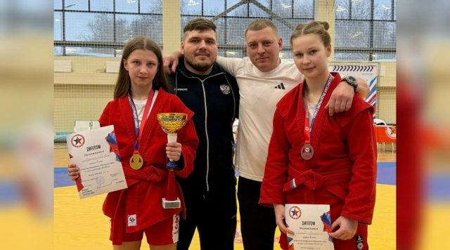 Брянские самбисты завоевали две медали в первый день Первенства ЦФО в Можайске