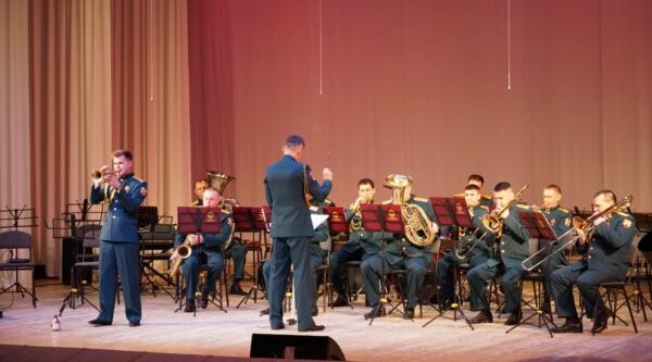 Военные музыканты Росгвардии приняли участие в фестивале духовых оркестров в Брянске