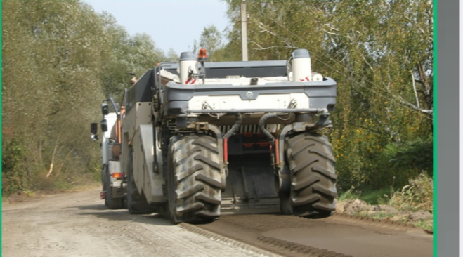 В Брянской области при ремонте дорог внедряют современную технологию холодной регенерации