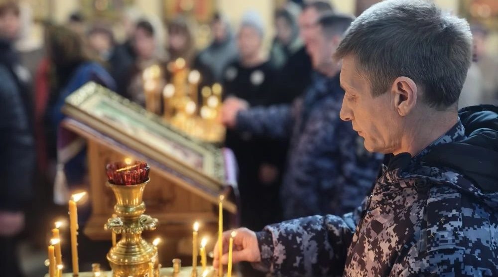 В Брянске росгвардейцы приняли участие в торжественном богослужении