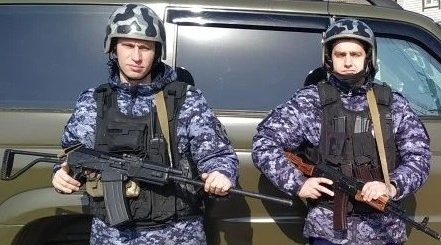 Сотрудники Росгвардии оказали помощь водителю