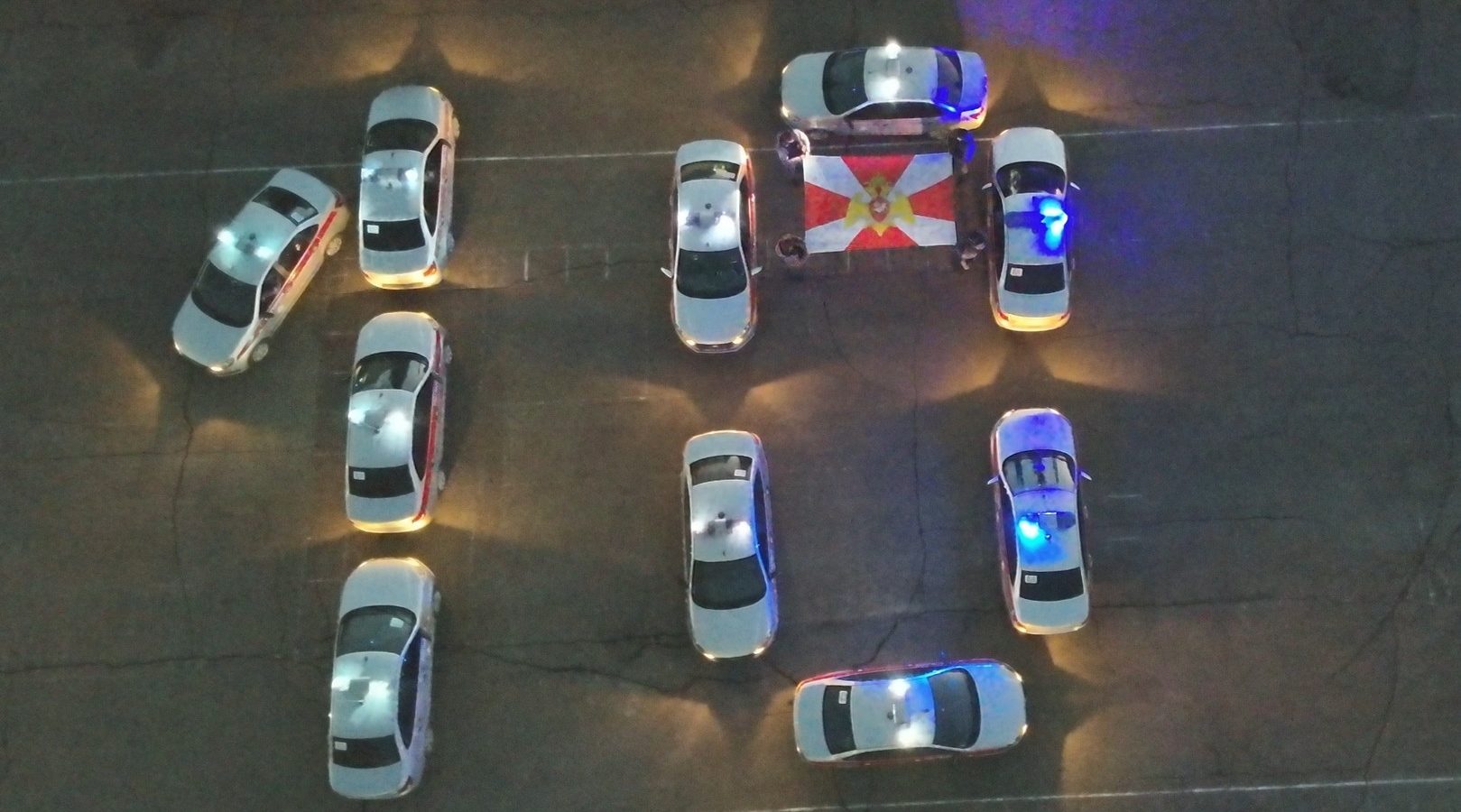 В Брянске росгвардейцы провели флешмоб к юбилею ведомства