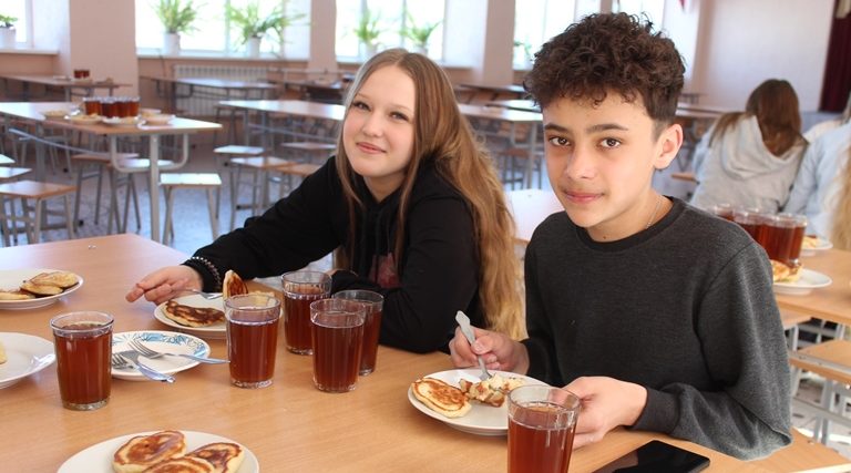 В Клетнянской школе №1 вкусные горячие завтраки