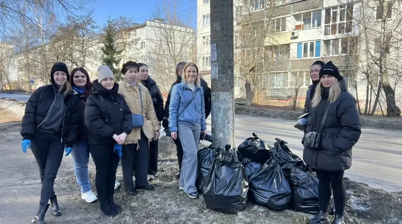 В Брянске очистили от мусора зеленые зоны города и места воинских захоронений