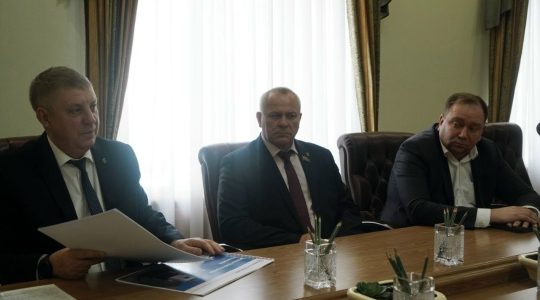 Перспективы сотрудничества брянского и минского заводов обсудили в Брянске