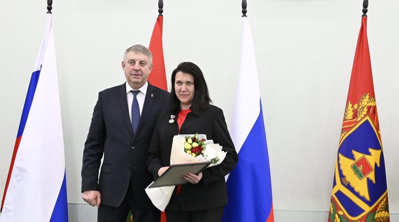 Глава Брянской области поздравил работников культуры с профессиональным праздником