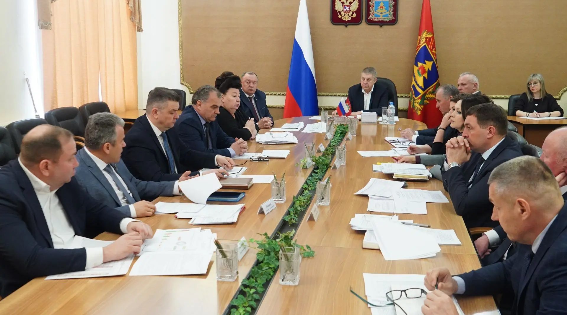 100 мер поддержки: какие выплаты и льготы получают брянские участники СВО и их семьи