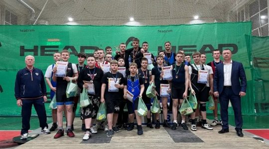 В Брянске соревнования по тяжелой атлетике посвятили памяти Александра Чепикова