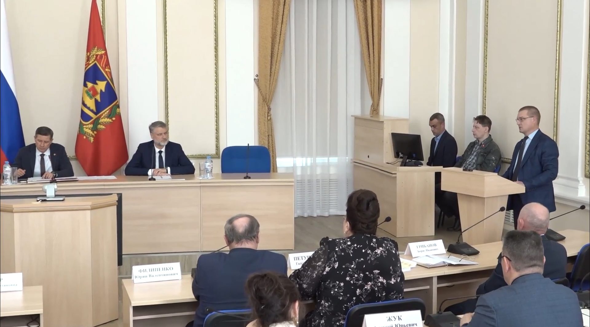 На заседании Правительства региона были подведены итоги работы по содержанию дорог в зимний период