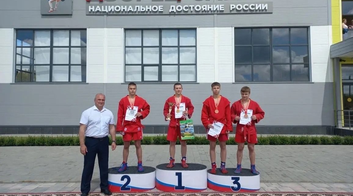 Брянские самбисты привезли пять медалей с первого Всероссийского турнира в Липецкой области