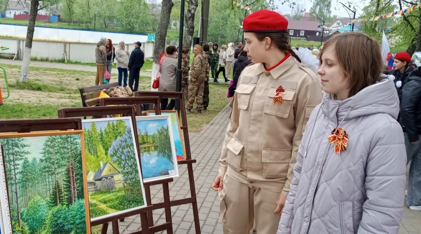 Выставки и поэтический микрофон: Клетня празднует День Великой Победы