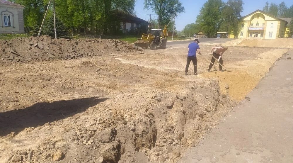 В селе Великая Топаль Клинцовского района запустили проект «Обустройство площади „Связь поколений“»