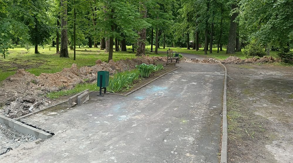 В брянском посёлке Локоть приступили ко второму этапу благоустройства парка
