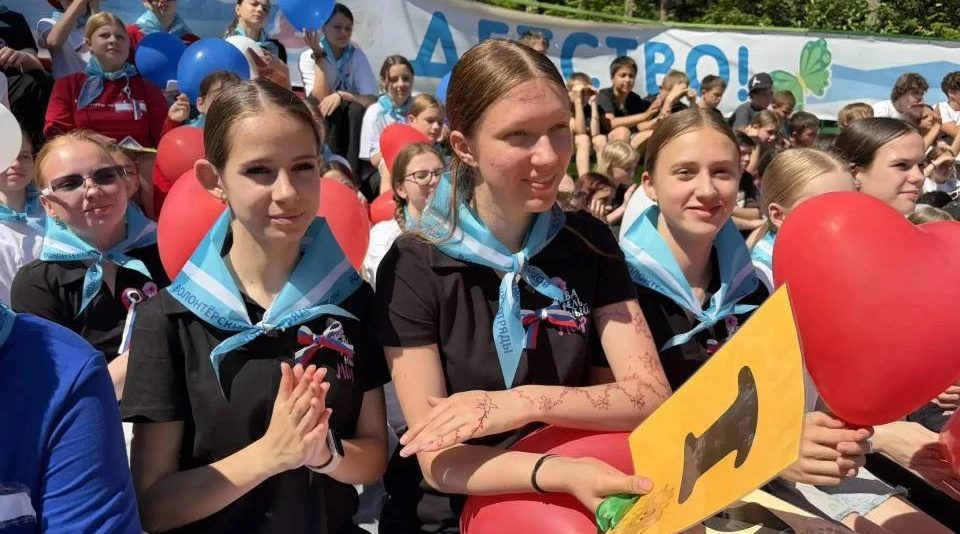 В брянском лагере «Лесной» прошла профильная смена «Школа волонтёров «Дорогою добра»
