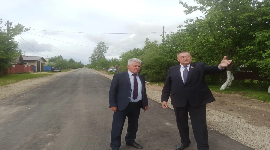 Депутат проверил качество ремонта дорог в Мглинском районе