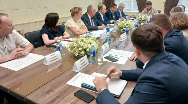 Замминистра сельского хозяйства Андрея Разина провел совещание по подготовке к уборочной кампании