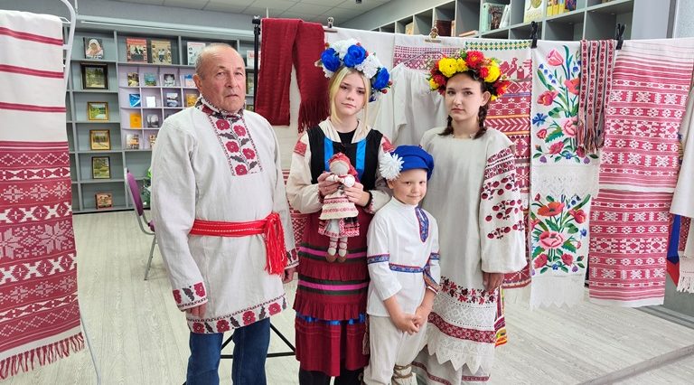 В Клетне провели День косоворотки