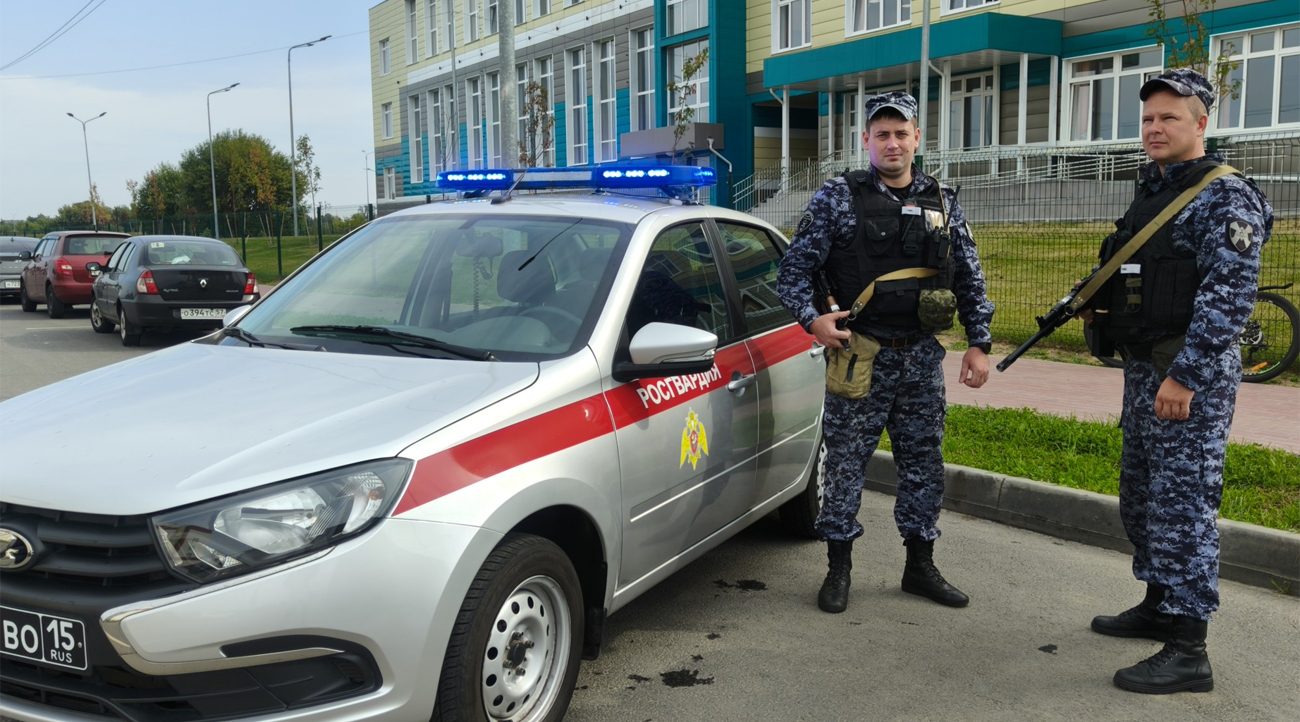 Брянские росгвардейцы обеспечили безопасность в День знаний
