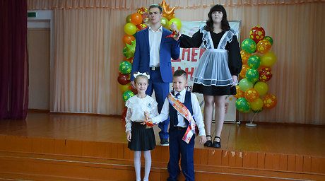 Андрей Фроленков поздравил с Днем знаний школьников из приграничья