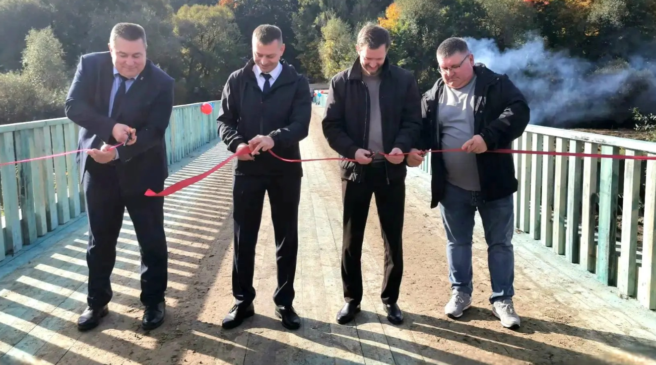 В Сельцо после ремонта открыли мост через Десну