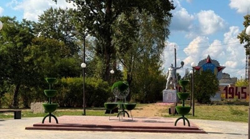 В поселке Ивот благоустроили сквер