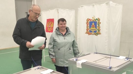 Семья Лешкович из Клетни сделала свой выбор в основной день голосования