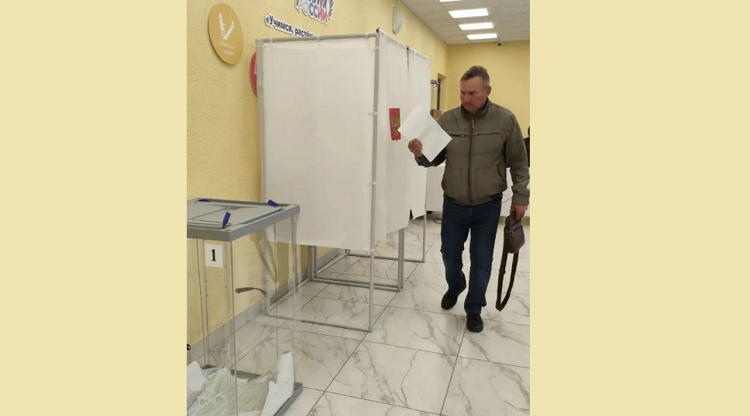 Житель поселка Клетня проголосовал за стабильное развитие страны и региона