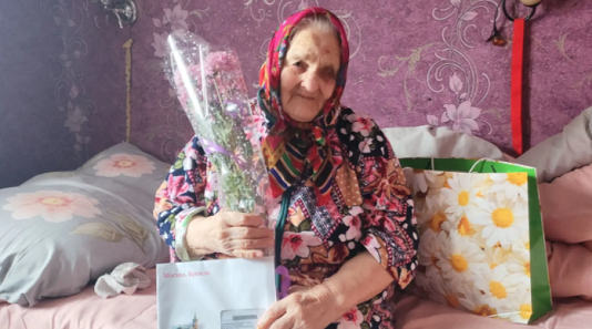 Девяностолетней жительнице Клетни передали поздравительное письмо от президента  Владимира Путина