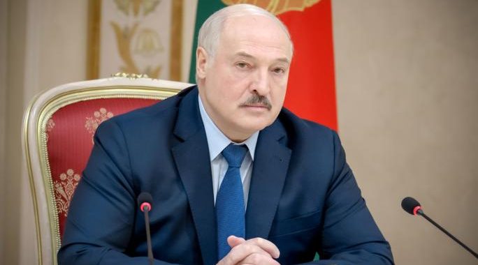 Лукашенко поблагодарил Ковальчука за помощь белорусам после атак БПЛА